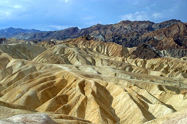 Death Valley - Zabriskie Point | Canon 10D, EF 17-40 4.0, 40mm, f 6.0, 1/750s, ISO 200